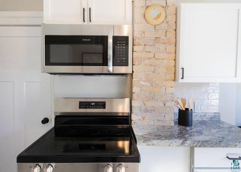 Tiny photo for 1536 N 8th Ave E AVE, Duluth, MN 55805 (MLS # 6126358)