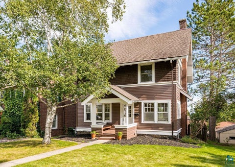 Photo of 2816 E 1st St, Duluth, MN 55812 (MLS # 6127516)