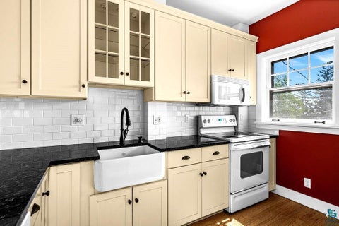 Tiny photo for 2816 E 1st St, Duluth, MN 55812 (MLS # 6127516)