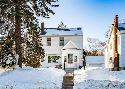 Photo of 1745 Carver Ave, Duluth, MN 55803 (MLS # 6123783)