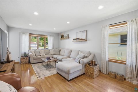 Tiny photo for 3926 3rd Ave E AVE, Hibbing, MN 55746 (MLS # 6126267)