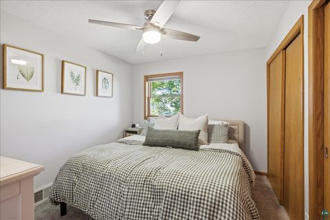 Tiny photo for 3926 3rd Ave E AVE, Hibbing, MN 55746 (MLS # 6126267)