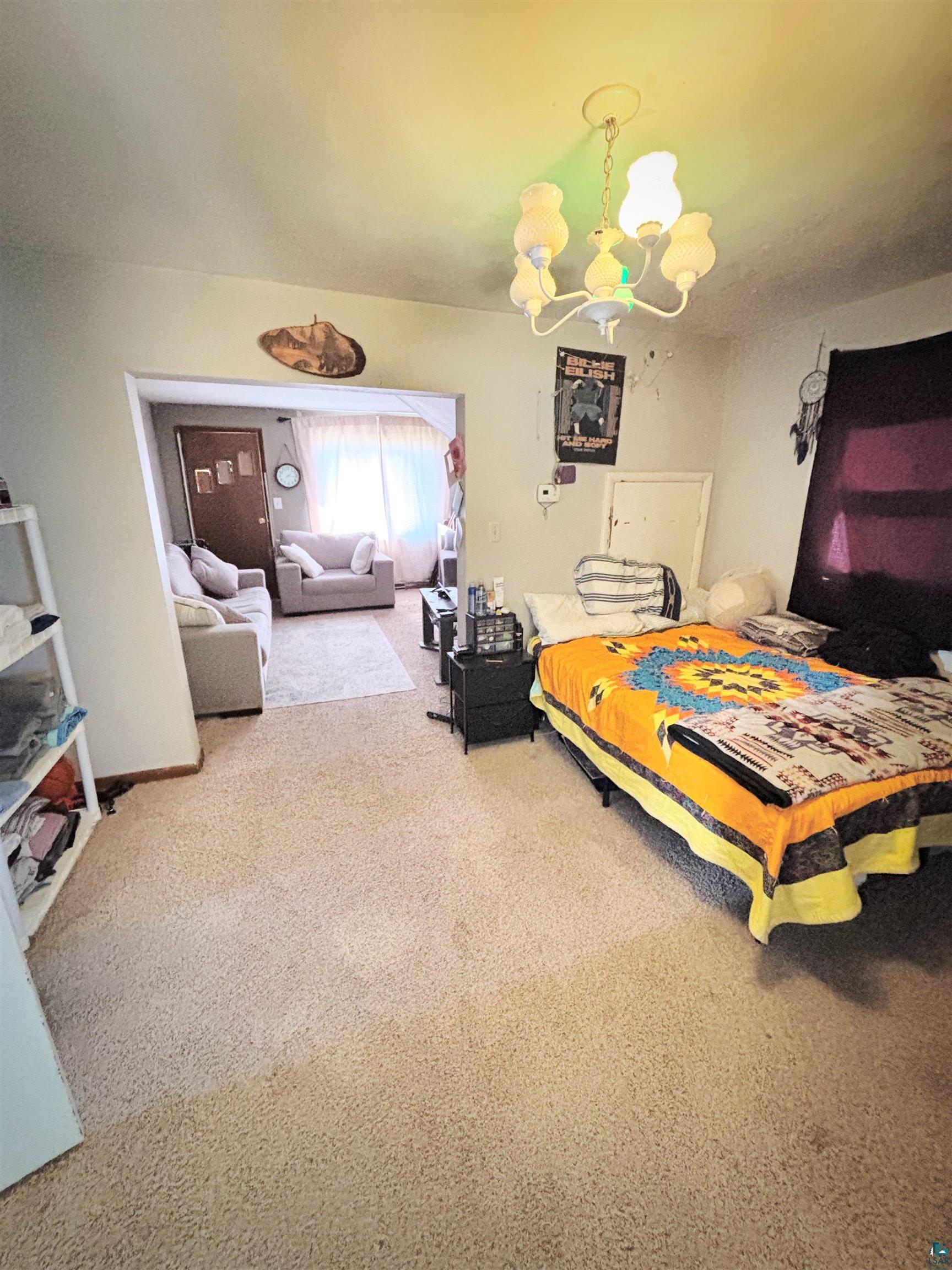 2115 6th St W