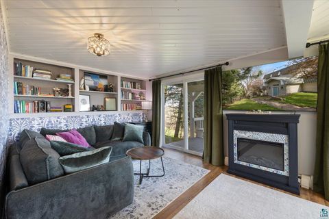 Tiny photo for 2810 Exhibition Dr, Duluth, MN 55811 (MLS # 6125574)