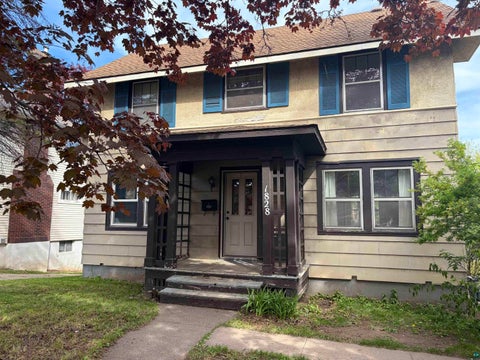 Photo of 1828 Woodland Ave, Duluth, MN 55803 (MLS # 6126973)