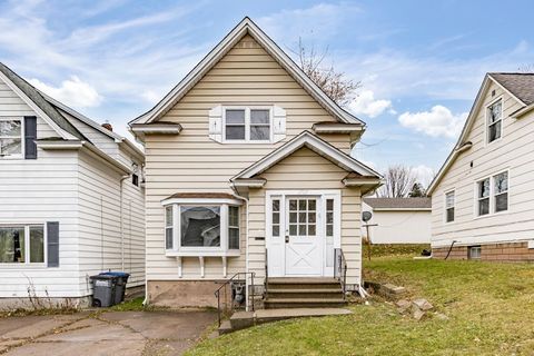 Photo of 1107 N 7th Ave E Ave, Duluth, MN 55805 (MLS # 6122998)