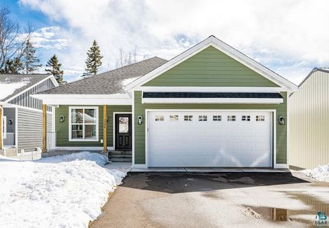 Photo of 2236 Hoover St, Duluth, MN 55811 (MLS # 6124378)