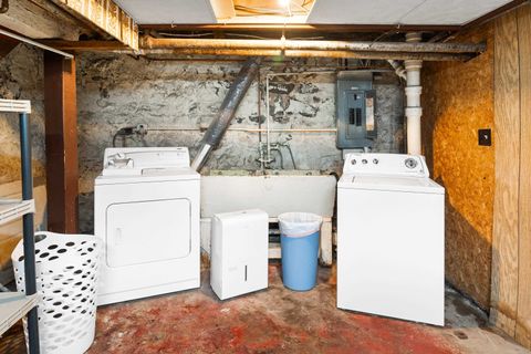 Tiny photo for 2101 E 1st St, Duluth, MN 55812 (MLS # 6123494)