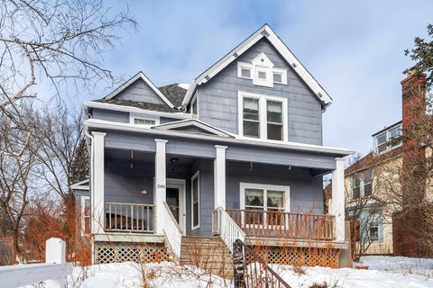 Photo of 2101 E 1st St, Duluth, MN 55812 (MLS # 6123494)