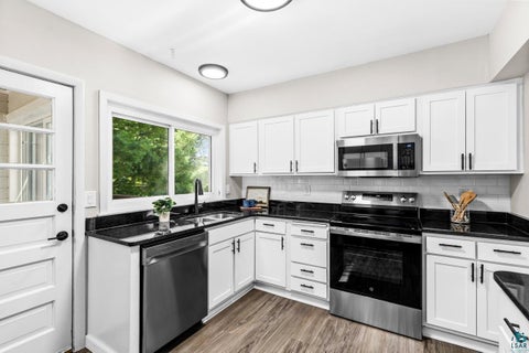 Tiny photo for 202 W Austin St, Duluth, MN 55803 (MLS # 6127922)