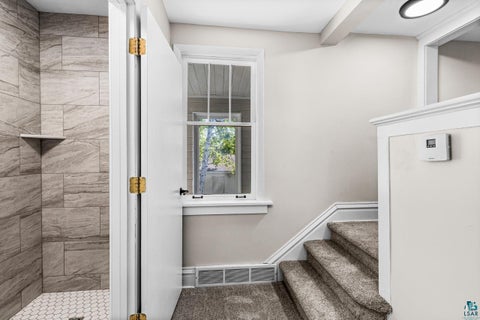 Tiny photo for 202 W Austin St, Duluth, MN 55803 (MLS # 6127922)