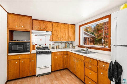 Tiny photo for 7622 S County Rd A, Superior, WI 54880 (MLS # 6128449)
