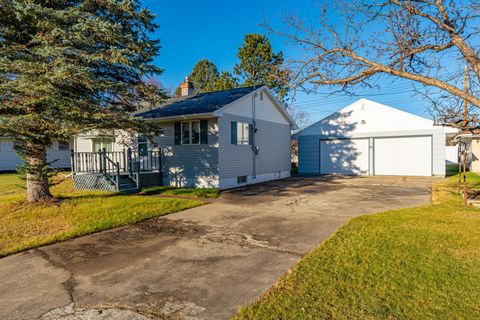 Photo of 31 Garden Cr Cir, Babbitt, MN 55706 (MLS # 6122842)