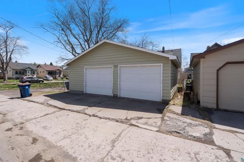 Tiny photo for 3803 W 4th St, Duluth, MN 55807 (MLS # 6125687)