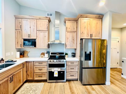 Tiny photo for 8620 Maynard Pl, Duluth, MN 55807 (MLS # 6123674)