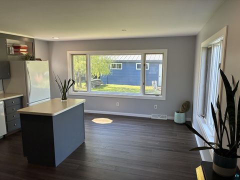 Tiny photo for 334 W Redwing St, Duluth, MN 55803 (MLS # 6125608)