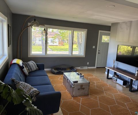 Tiny photo for 334 W Redwing St, Duluth, MN 55803 (MLS # 6125608)