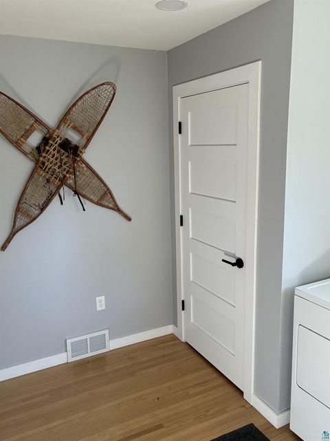Tiny photo for 334 W Redwing St, Duluth, MN 55803 (MLS # 6125608)
