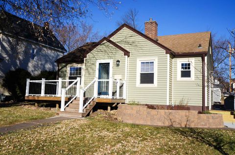 Photo of 4315 E Superior St, Duluth, MN 55804 (MLS # 6122987)