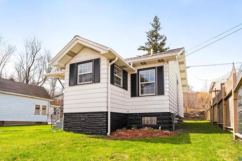 Tiny photo for 4005 W 9th St, Duluth, MN 55807 (MLS # 6125099)