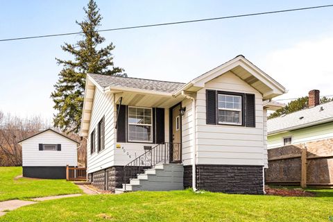 Photo of 4005 W 9th St, Duluth, MN 55807 (MLS # 6125099)