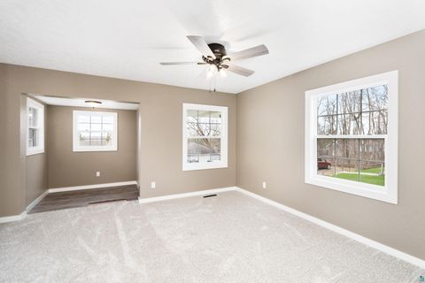 Tiny photo for 4005 W 9th St, Duluth, MN 55807 (MLS # 6125099)