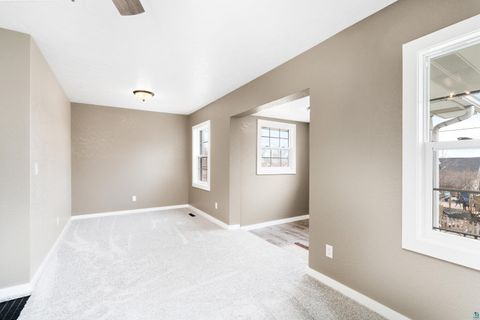 Tiny photo for 4005 W 9th St, Duluth, MN 55807 (MLS # 6125099)