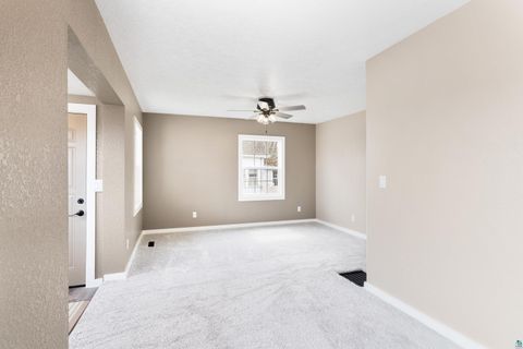Tiny photo for 4005 W 9th St, Duluth, MN 55807 (MLS # 6125099)