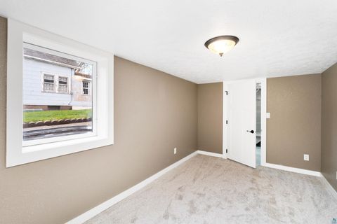 Tiny photo for 4005 W 9th St, Duluth, MN 55807 (MLS # 6125099)