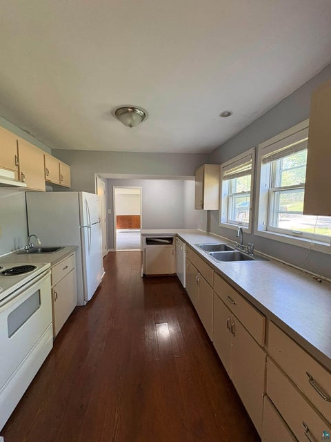 Tiny photo for 819 N 47th Ave E, Duluth, MN 55804 (MLS # 6128038)
