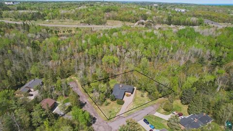 Photo of 2141 Leonard St, Duluth, MN 55811 (MLS # 6125678)