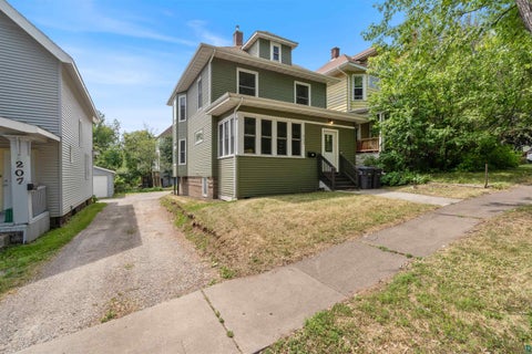 Photo of 203 S 18th Ave E AVE, Duluth, MN 55812 (MLS # 6128189)