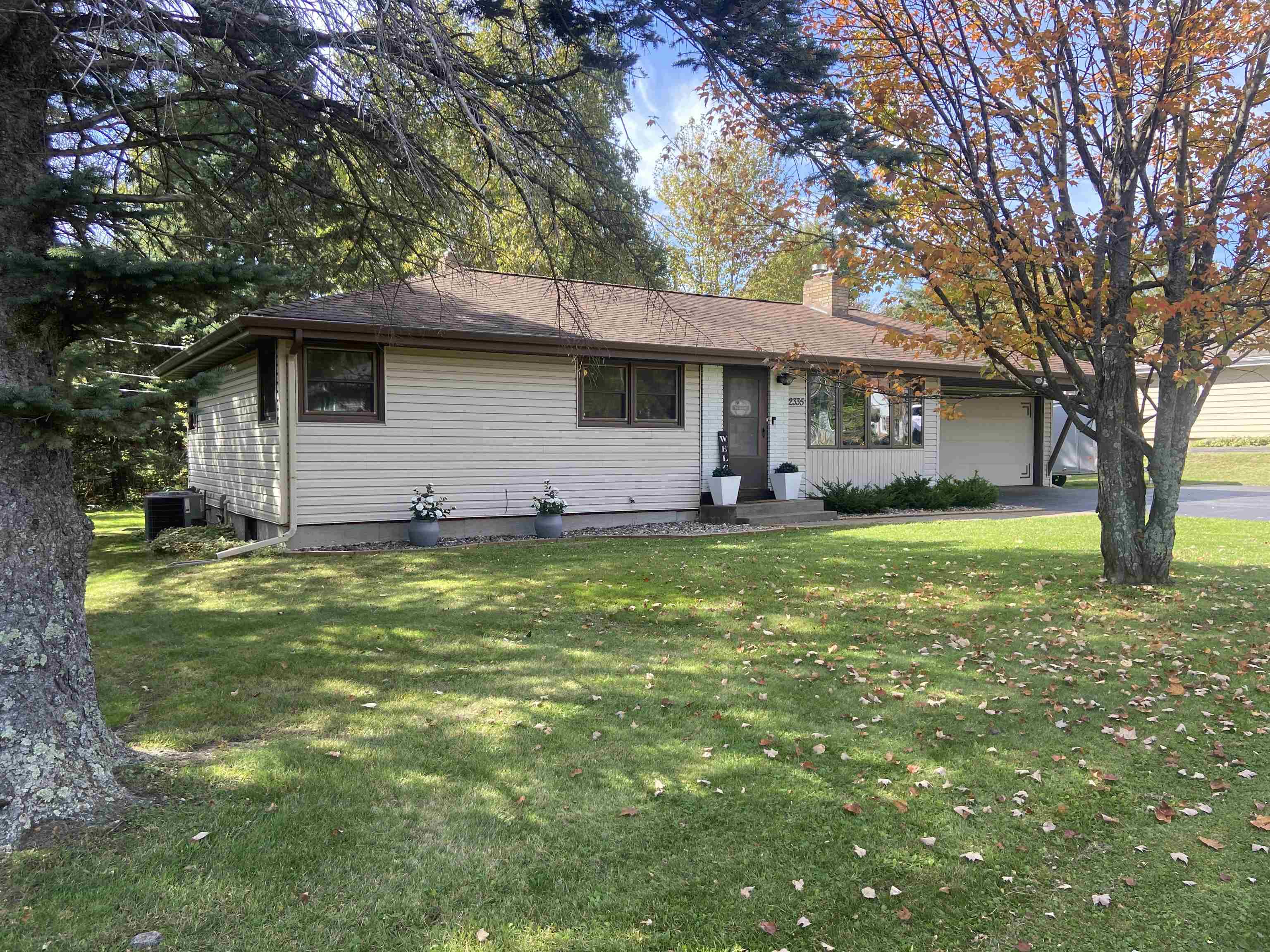 2335 Hutchinson Rd