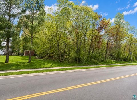 Photo of xxxx E Superior St, Duluth, MN 55812 (MLS # 6125425)