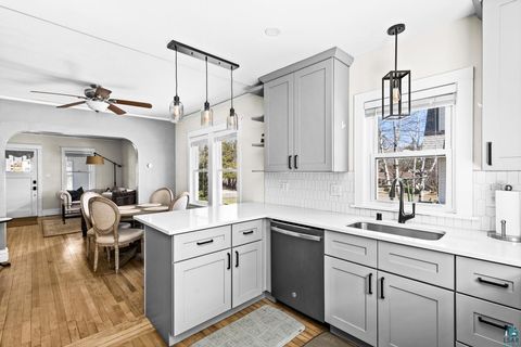Tiny photo for 308 Maryland St, Duluth, MN 55803 (MLS # 6124931)