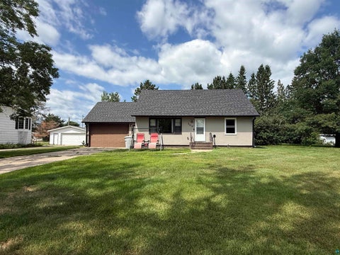 Photo of 8 13th St NW St, Chisholm, MN 55719 (MLS # 6126907)
