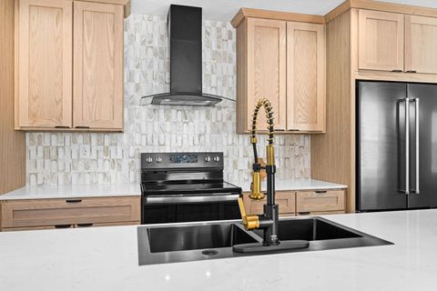 Tiny photo for 1914 E 1st St, Duluth, MN 55812 (MLS # 6122804)