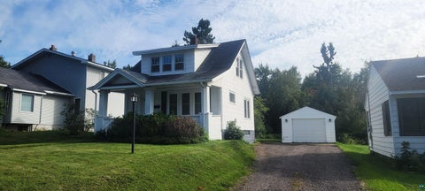Photo of 124 E Chisholm St, Duluth, MN 55803 (MLS # 6128061)