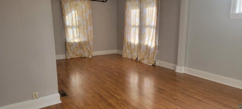 Tiny photo for 124 E Chisholm St, Duluth, MN 55803 (MLS # 6128061)