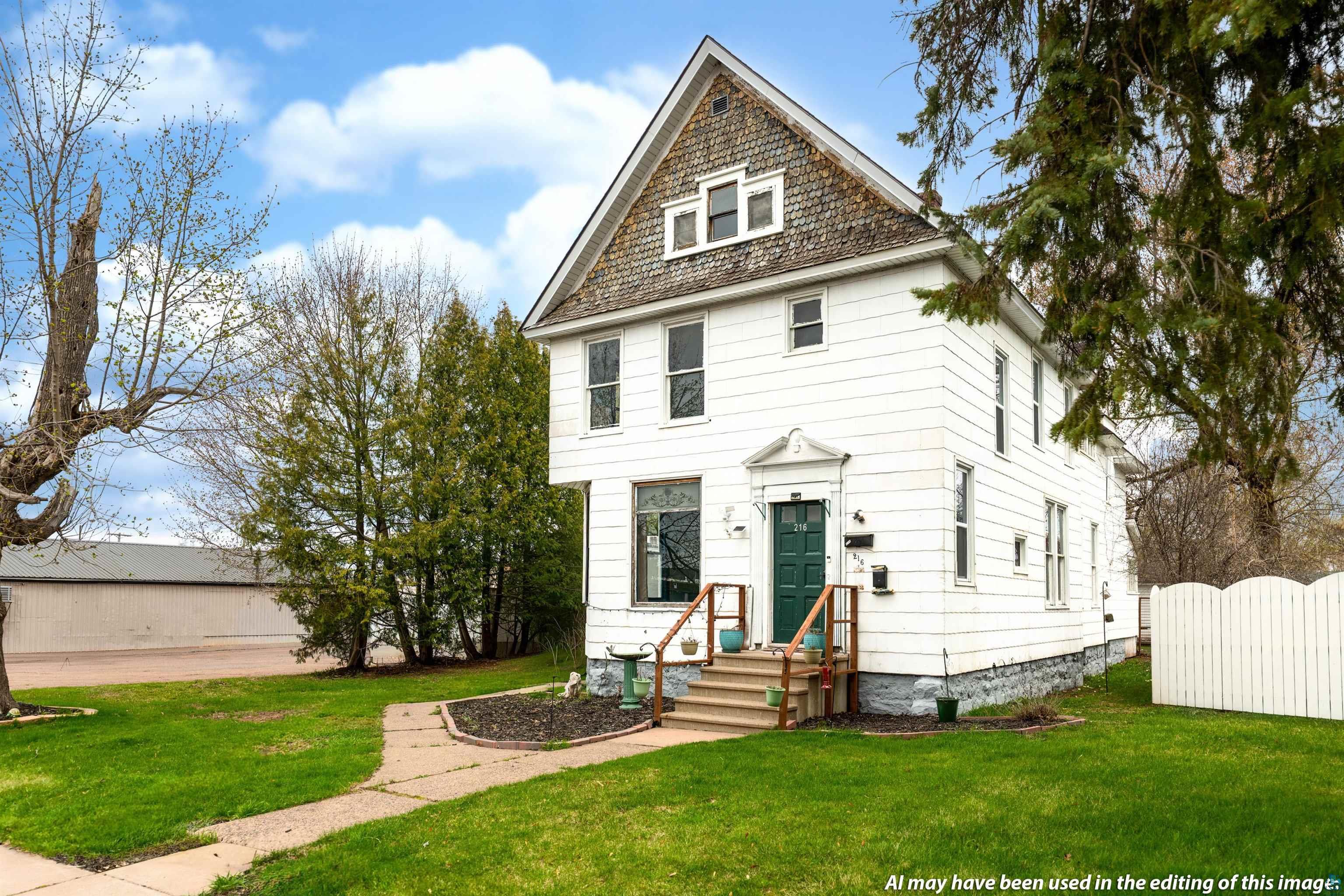 216 Prentice Ave