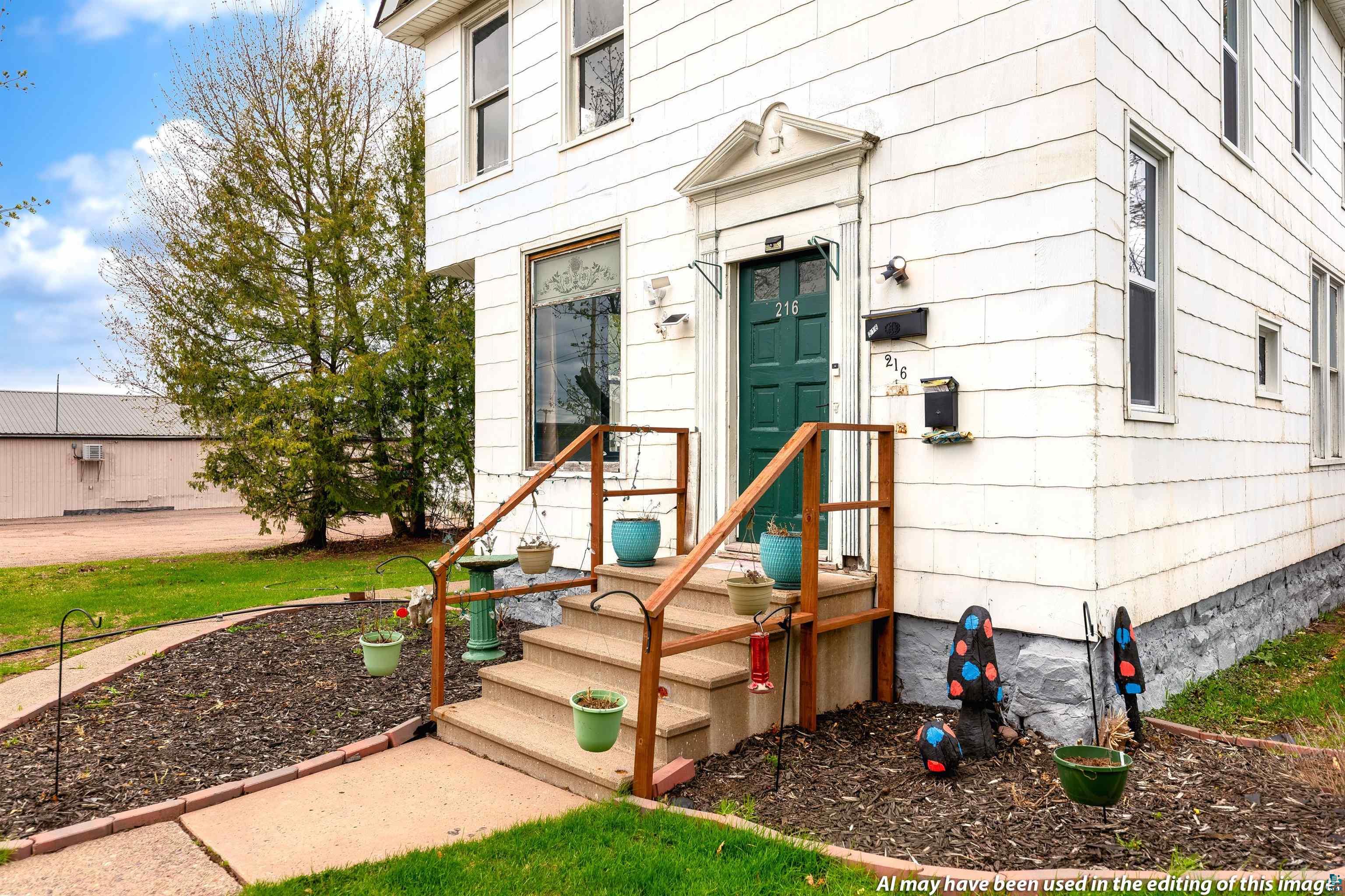 216 Prentice Ave