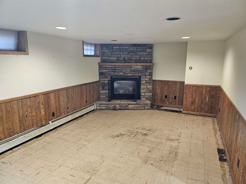 Tiny photo for 1403 E 8th St, Duluth, MN 55805 (MLS # 6122896)