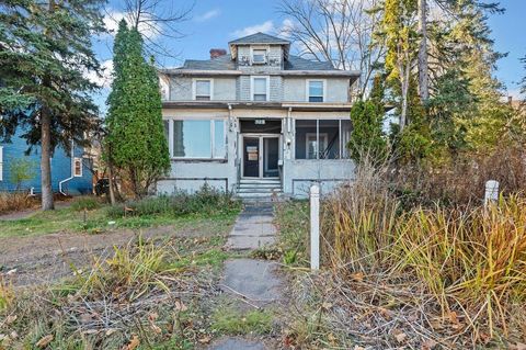 Photo of 529 Woodland Ave, Duluth, MN 55812 (MLS # 6122917)