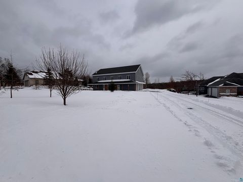 Tiny photo for 2718 Northridge Dr, Duluth, MN 55811 (MLS # 6124054)