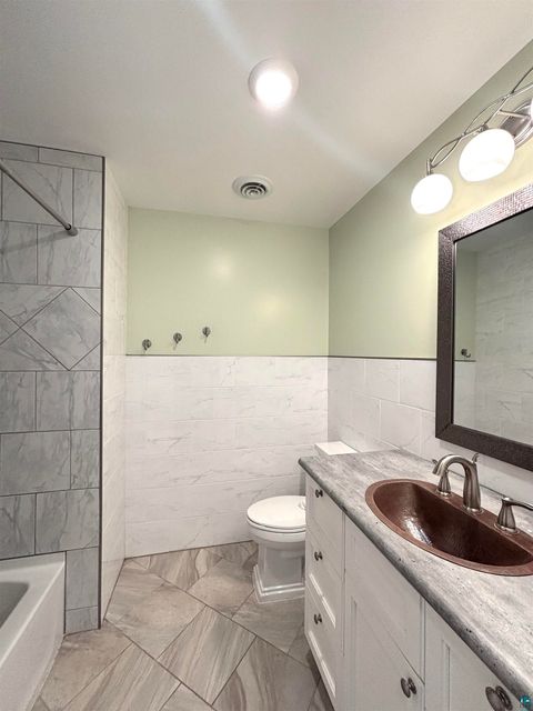 Tiny photo for 2718 Northridge Dr, Duluth, MN 55811 (MLS # 6124054)