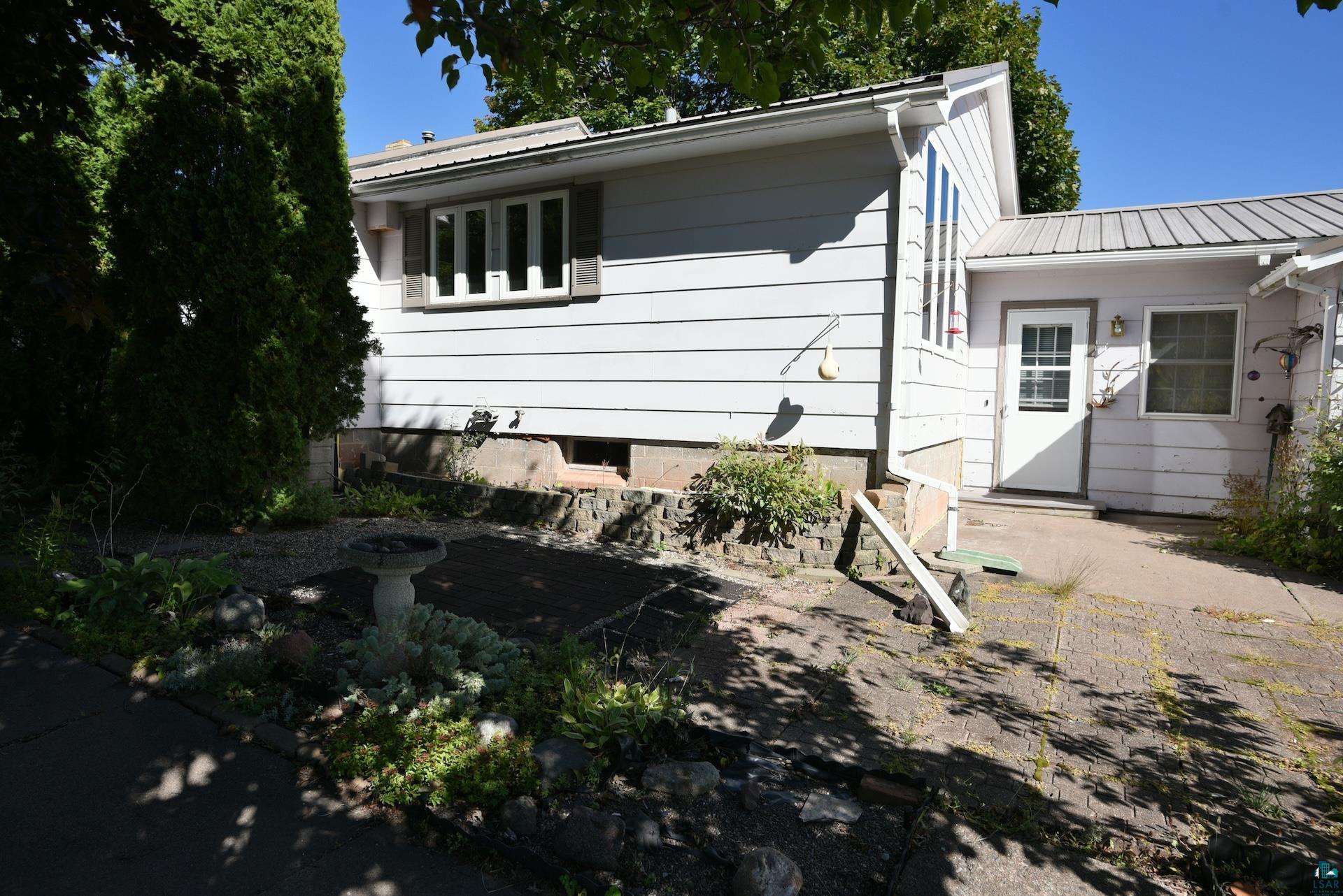 320 N 4th Ave W