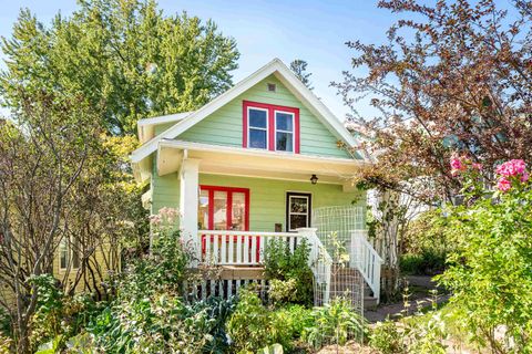 Photo of 117 Parkland Ave, Duluth, MN 55805 (MLS # 6122123)