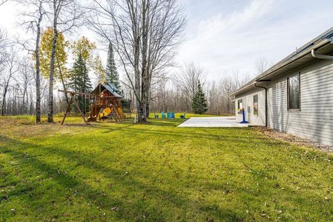 Tiny photo for 6048 Lakewood Rd, Duluth, MN 55804 (MLS # 6122718)