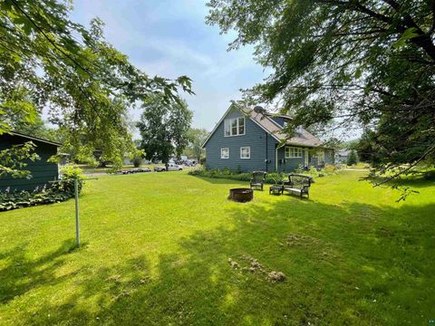 Tiny photo for 35 Arthur Cr Cir, Silver Bay, MN 55615 (MLS # 6123815)