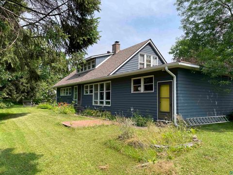 Tiny photo for 35 Arthur Cr Cir, Silver Bay, MN 55615 (MLS # 6123815)